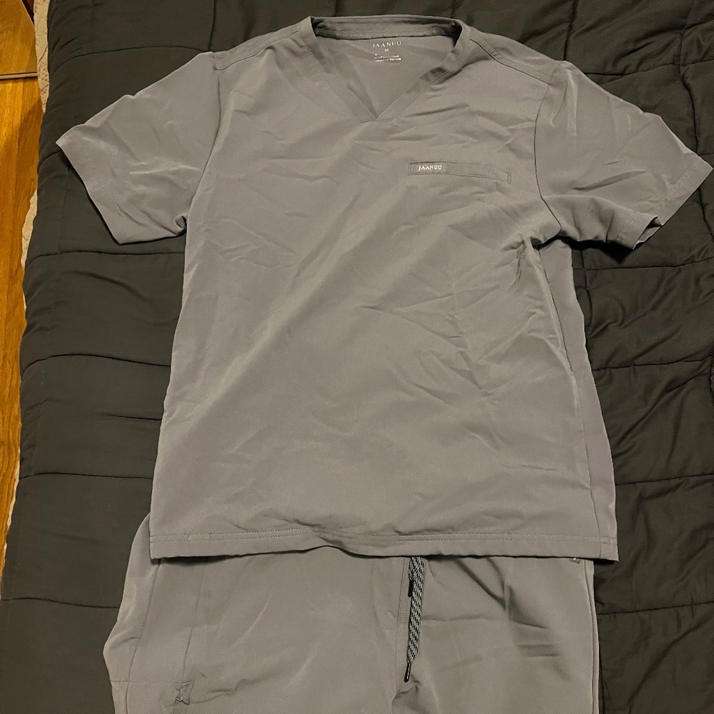 Mens Jaanuu Scrub Set